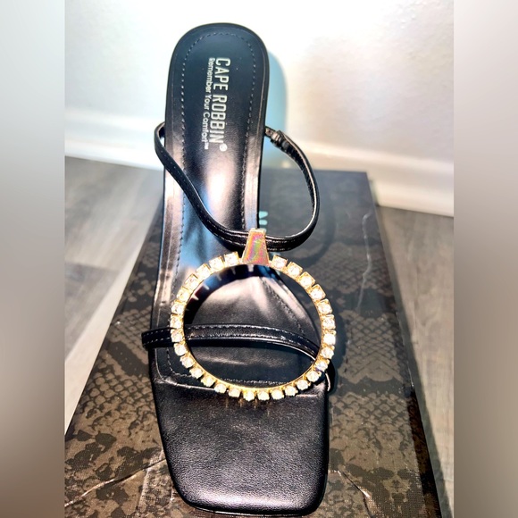 Cape Robbin Shoes - Cape Robbin name is Arian brand New